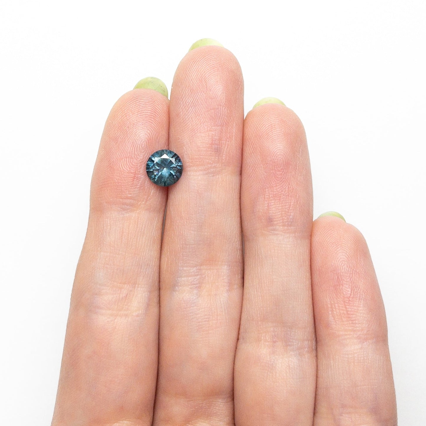 1.35ct 6.71x6.69x4.28mm Round Brilliant Sapphire 26524-08