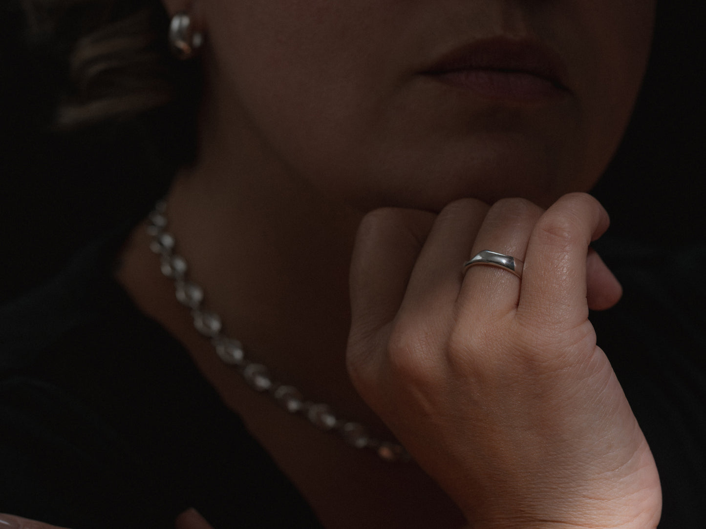 Wide Crest Ring