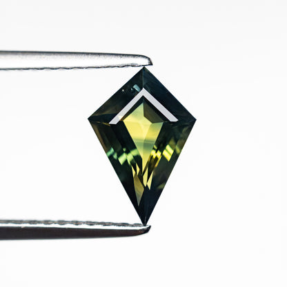 0.95ct 9.25x6.33x3.11mm Kite Step Cut Sapphire 25386-08