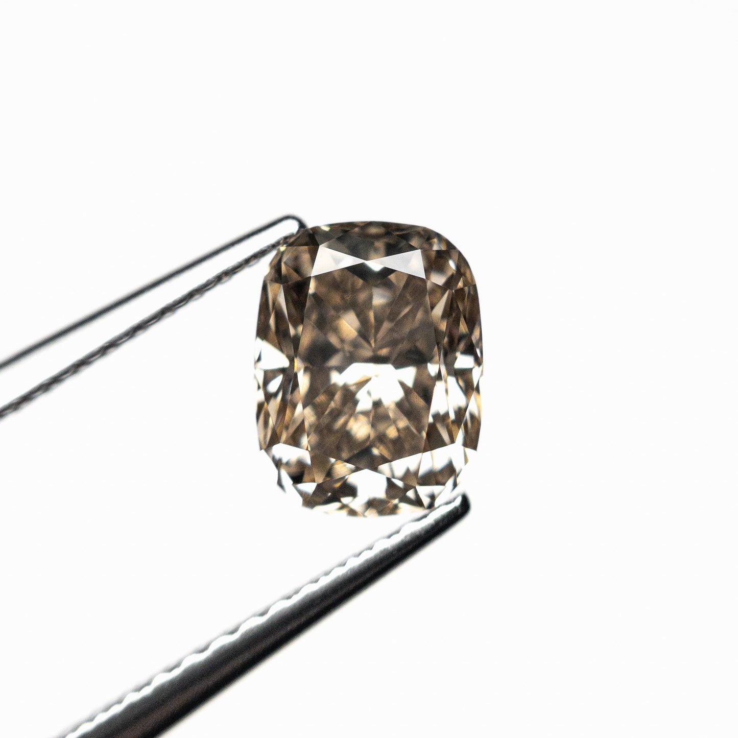 1.58ct 7.58x5.87x4.34mm VS2 C6 Cushion Brilliant 27094-01