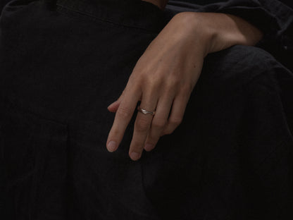 Wide Crest Ring